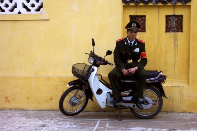 越南警察 20111110 相册 老滕戈 雅昌博客频道